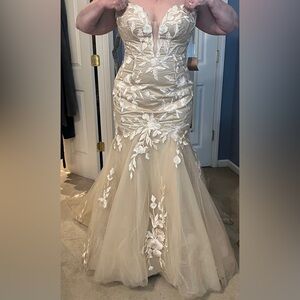 Missacc Elegant Cream Wedding Gown